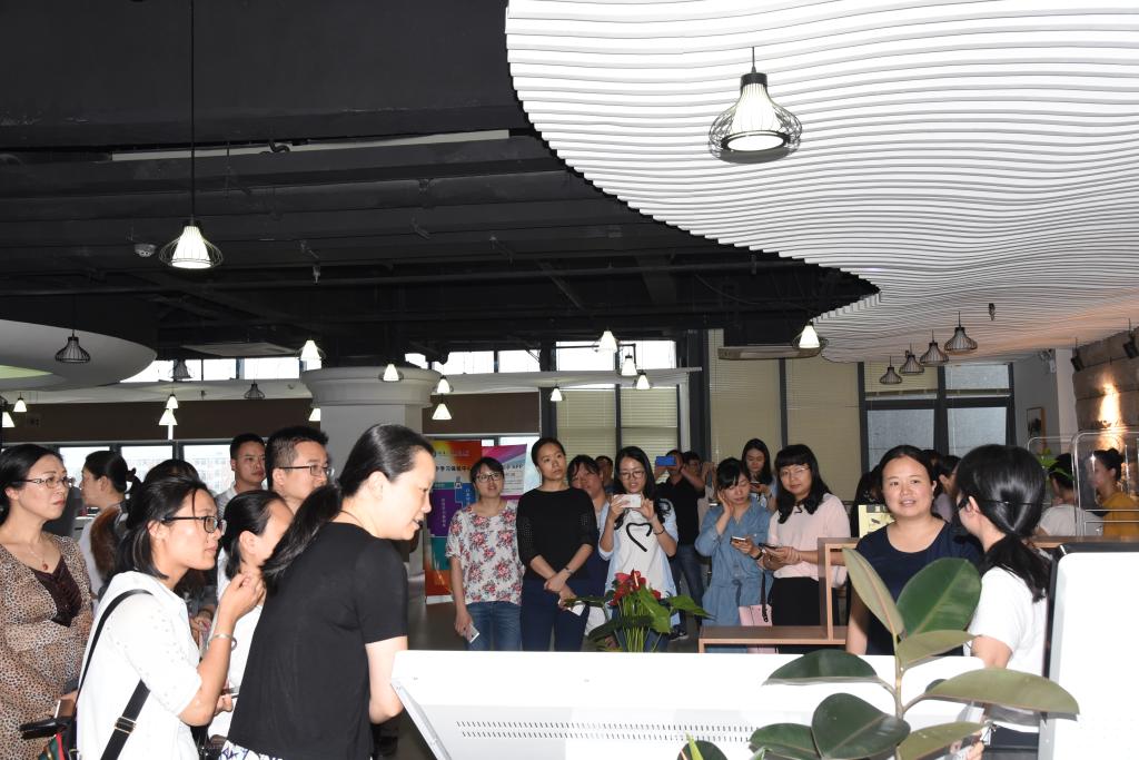 体验图书馆自助借还书系统 体验图书馆自助借还书系统